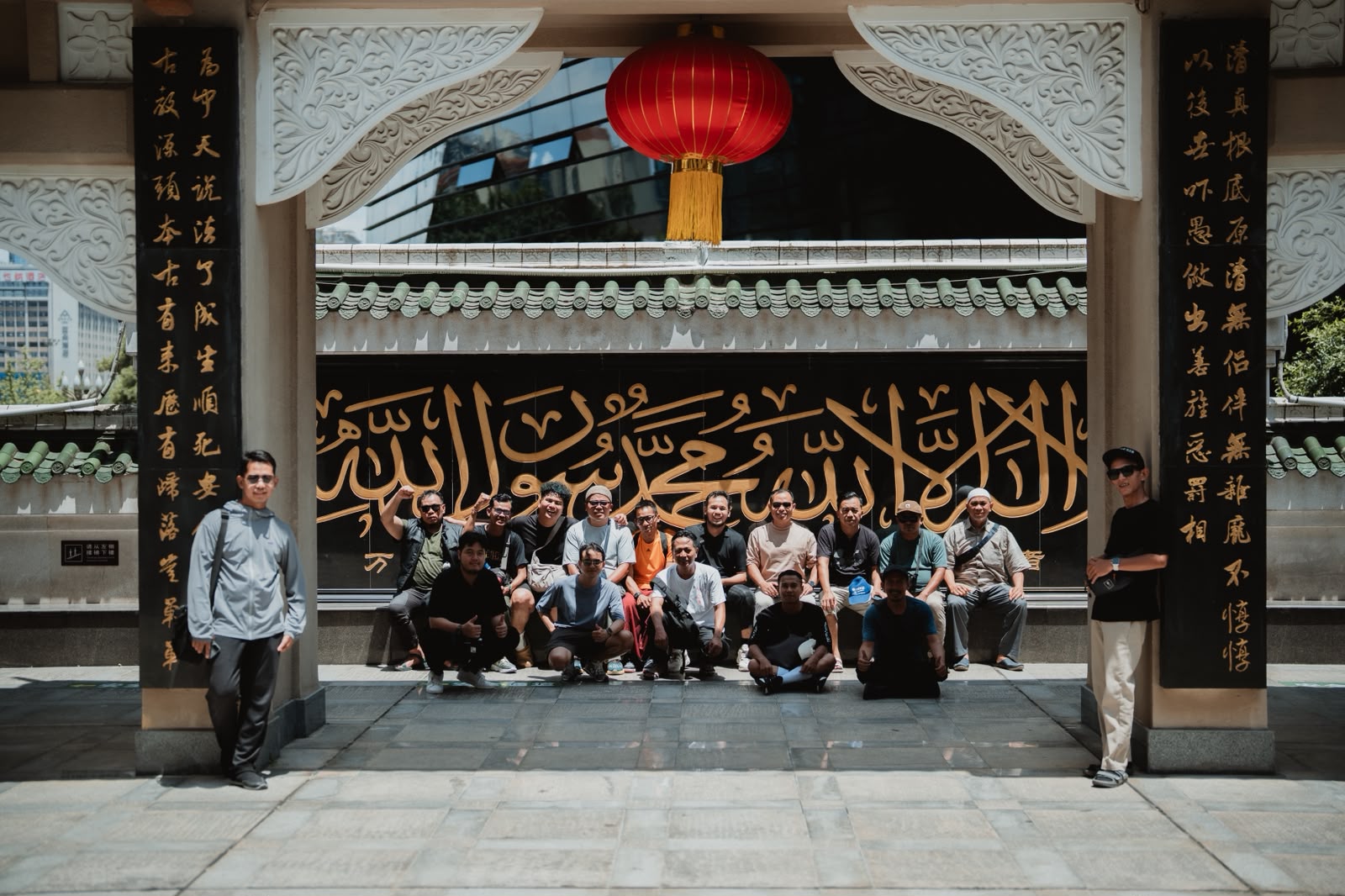 Menjelajahi Pesona Chongqing dan Chengdu: Catatan Perjalanan Tour Leader Bersama Raykha Tour Travel